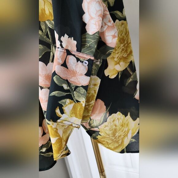 NWOT H&M Conscious Floral Blouse - Size 12 - Picture 4 of 10